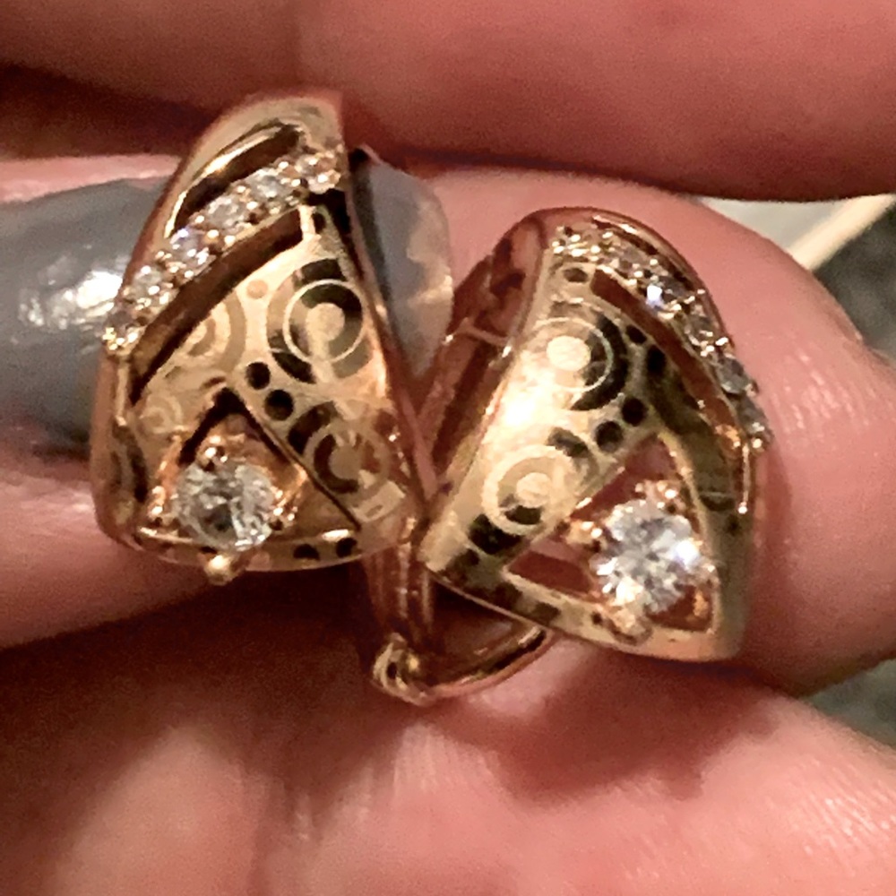Gold earrings